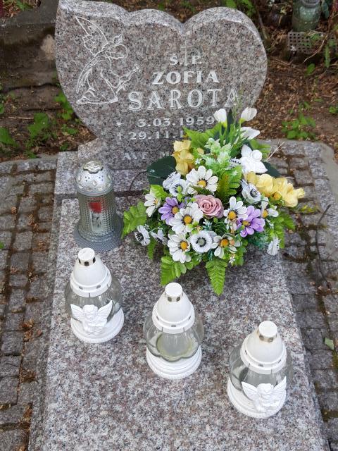 Grób ZOFIA SAROTA