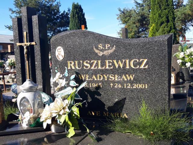 Grób WŁADYSŁAW RUSZLEWICZ